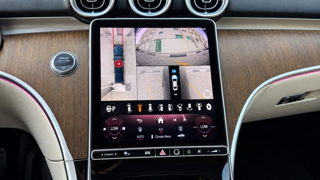 Mercedes CLE 360 camera bird's-eye view on MBUX screen