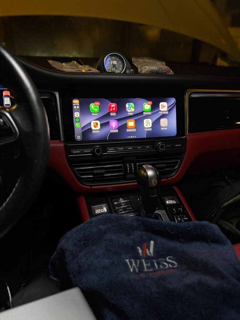 Porsche Macan CarPlay full-screen on 10.9-inch PCM 5.0 display