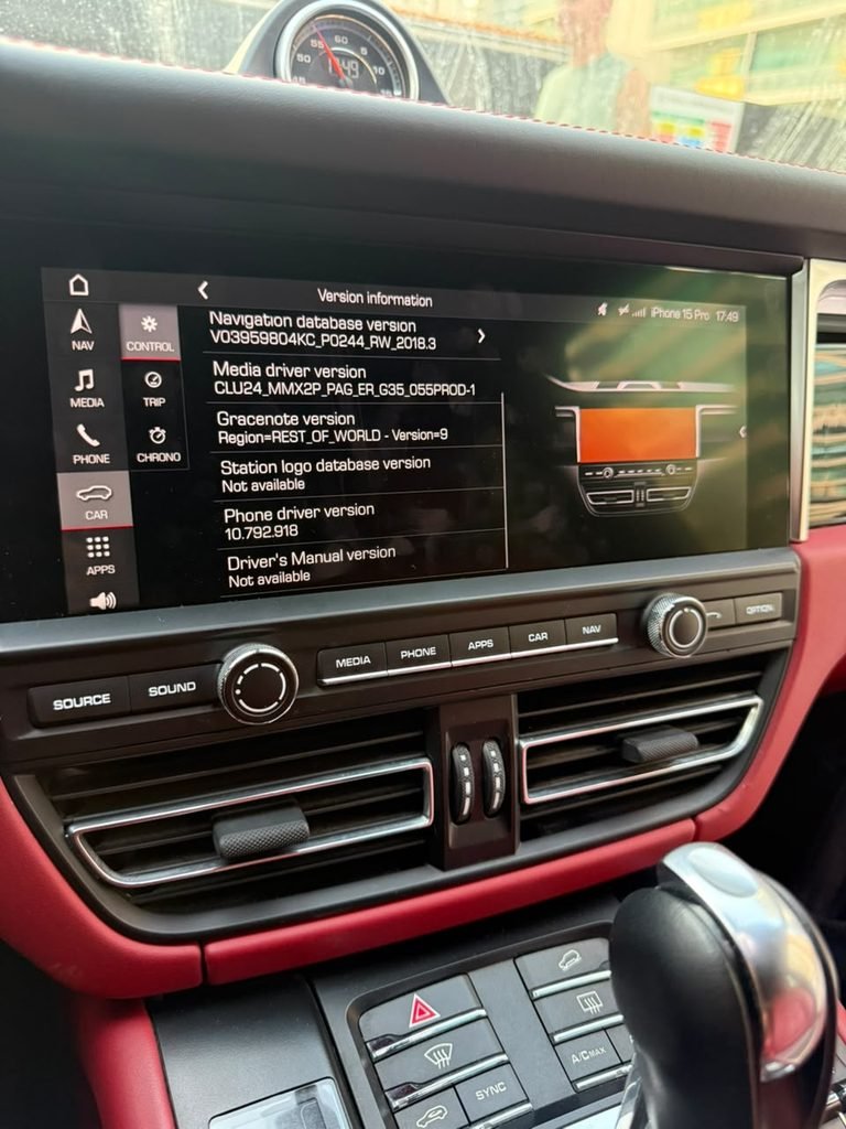 Porsche Macan PCM 5.0 MH2p version information before CarPlay activation