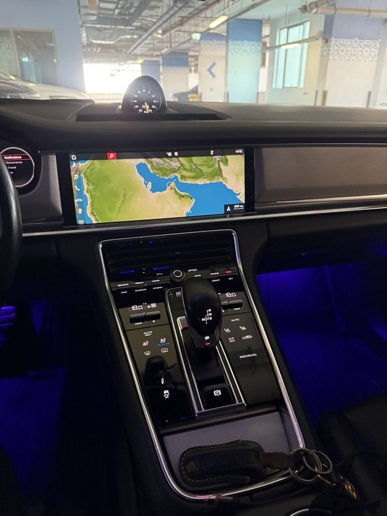 Porsche Panamera PCM 4.0 showing only a basic overview of the Gulf with no UAE road data before GCC conversion