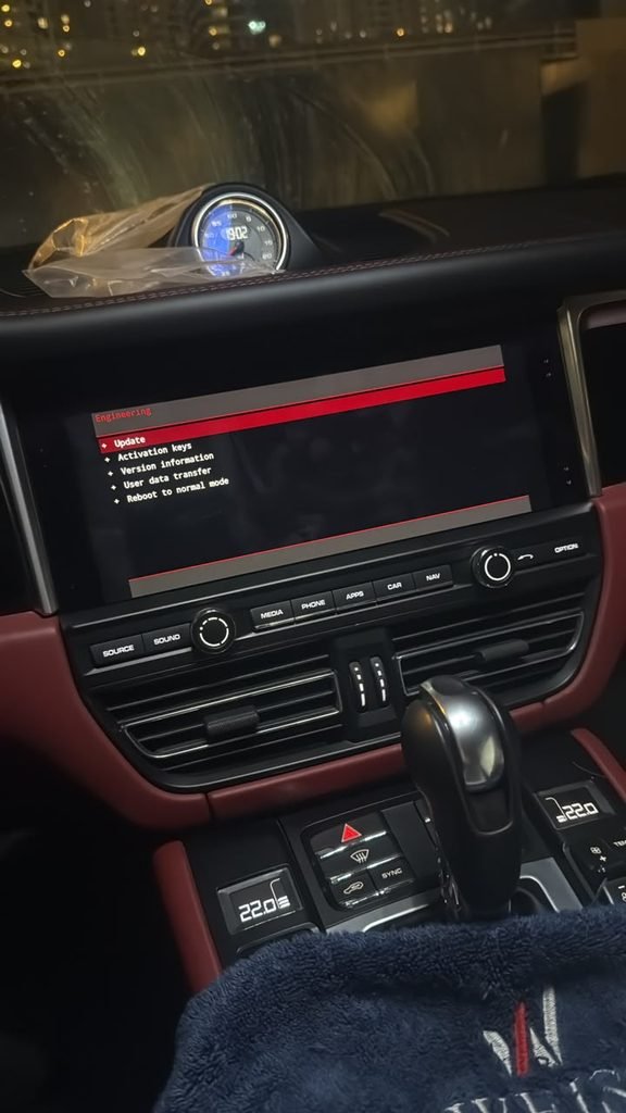 Porsche PCM 5.0 engineering menu during CarPlay activation